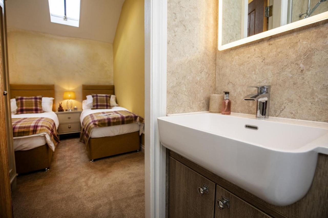 Thirley Cotes Farm Cottages สการ์โบโรห์ ภายนอก รูปภาพ