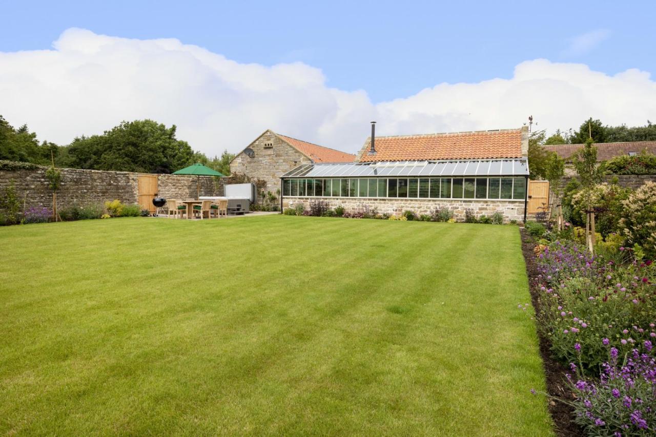 Thirley Cotes Farm Cottages สการ์โบโรห์ ภายนอก รูปภาพ