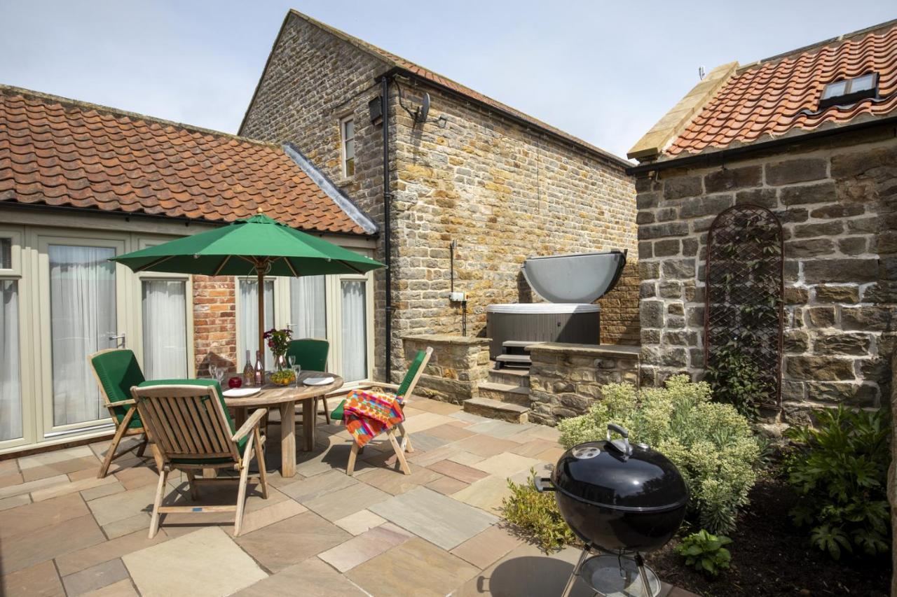 Thirley Cotes Farm Cottages สการ์โบโรห์ ภายนอก รูปภาพ
