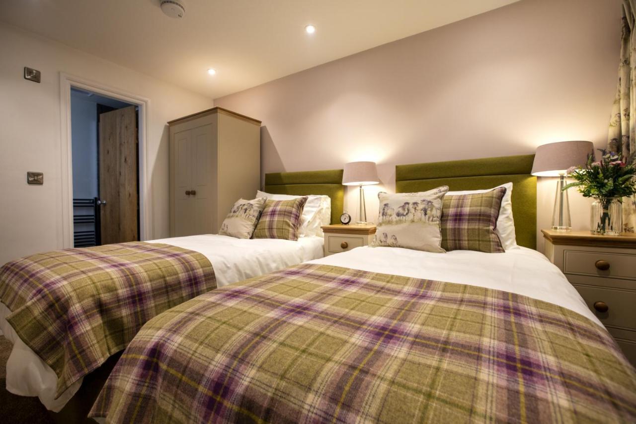 Thirley Cotes Farm Cottages สการ์โบโรห์ ภายนอก รูปภาพ
