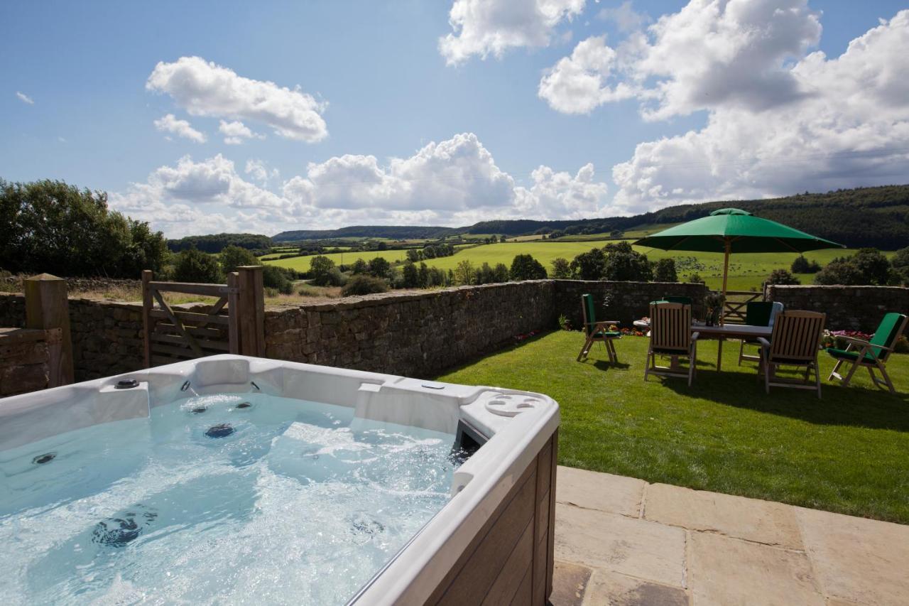 Thirley Cotes Farm Cottages สการ์โบโรห์ ภายนอก รูปภาพ